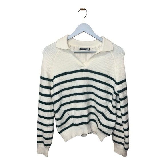 🟣Dazy Green & White Striped Knit Sweater – Size Medium - Picture 1 of 4